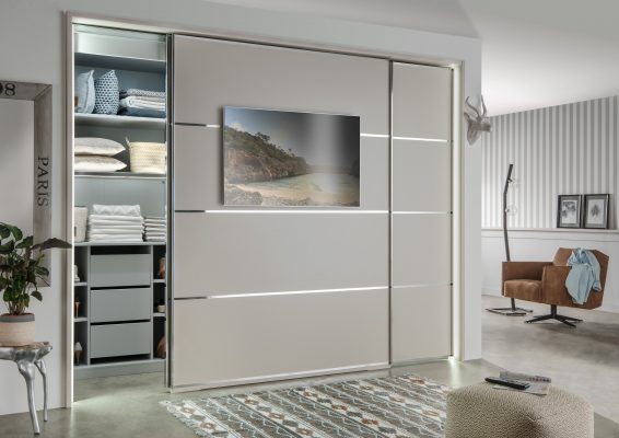 MULTIPLUS2_Champ.-D._Seitlich-begehb.Schrank-B300cm_geoeffnetm.PPTBel-1-566x400  